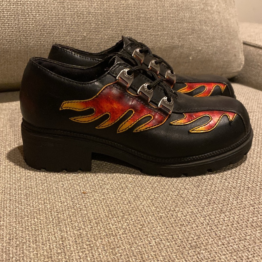 Harley-Davidson Black and Red Flame Oxfords women’s sz 6